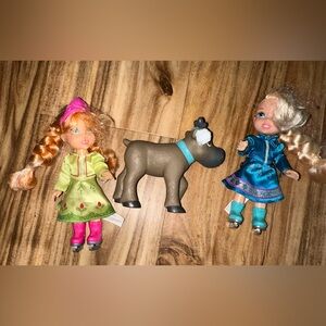 Disney Princess Frozen Petite Skating Doll Set Anna Elsa Sven Reindeer